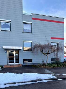 Hauseingang - 4 Zimmer Etagenwohnung in Puchheim