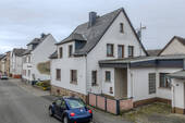 Eingangsbereich - 6 Zimmer Einfamilienhaus zum Kaufen in Solms