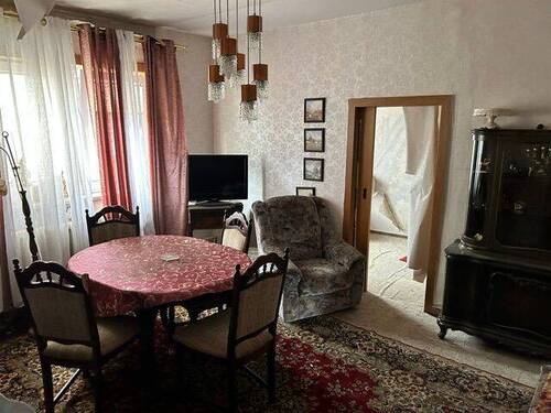 b6c8d8f2-1e19-40d8-8d1d-0bec9305cd6b.jpg - 