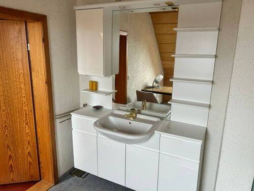 bd732b6d-5b7d-4c4f-9aa6-d27c3446f9bd.jpg - 