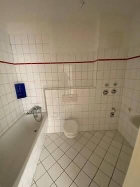 Bad - Etagenwohnung mit 54,00 m&sup2; in Magdeburg zur Miete