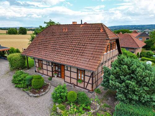 Hausansicht Eingang - 4 Zimmer Einfamilienhaus zum Kaufen in Auetal