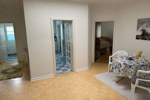 Diele - Etagenwohnung mit 122,70 m&sup2; in Neustadt zum Kaufen