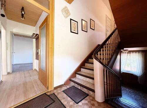 Treppenhaus - Eingang - 