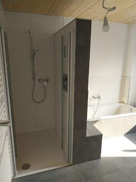Bad mit Wanne Dusche - 