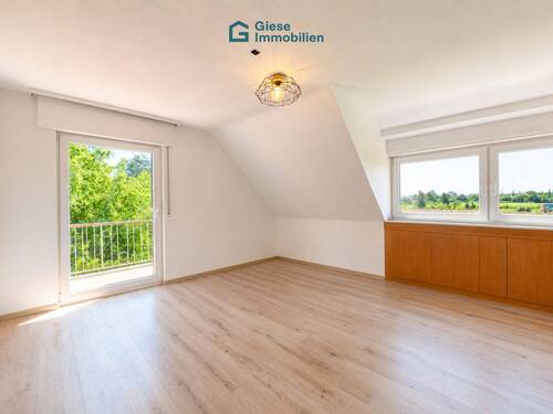 Wohnzimmer - Etagenwohnung mit 59,90 m&sup2; in Stuttgart zum Kaufen