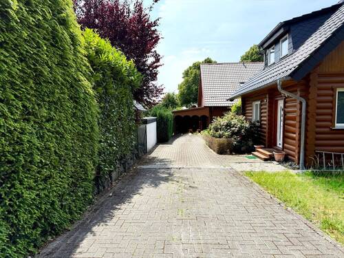 Einfahrt - 5 Zimmer Einfamilienhaus zum Kaufen in Bad Iburg