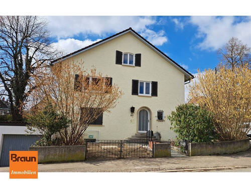 2-3 Fam.-Wohnhaus, VS-S - Freistehendes 2-3 Familien-Wohnhaus in ruhiger und stadtnaher Wohnlage von VS-Schwenningen