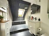 DG • tagesbelichtetes Duschbad - 
