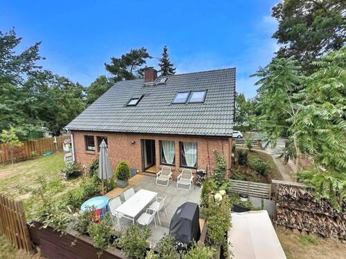 AB • Haus Rückansicht Terrasse + Garten - 5 Zimmer Einfamilienhaus zum Kaufen in Hohen Neuendorf