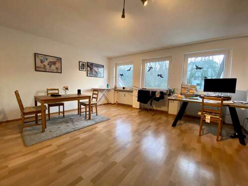 Zimmer - Gemütliche, zentral gelegene 1-Zimmer-Dachgeschoss-Wohnung in Coburg