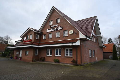 Außenansicht - 'Landgasthaus' mit Saalbetrieb, Restaurant und Gästezimmern zu verkaufen!