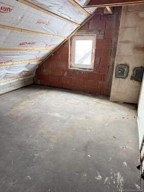 ausbaufähiger Dachboden - 