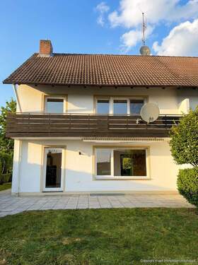 Südansicht - DHH mit 117 m² Wfl., 3 Schlafzimmer, mit Garten, nähe Aischpark sucht Familie !