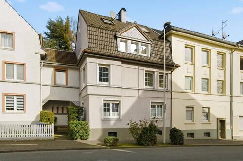 Frontansicht - Charmantes Zwei- bis Dreifamilienhaus mit Entwicklungspotenzial - saniert & vielseitig nutzbar in zentraler Lage