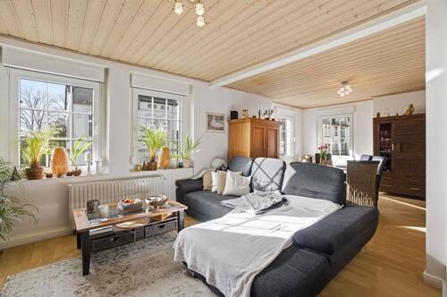 Wohnzimmer 1. Obergeschoss - Mehrfamilienhaus, Wohnhaus mit 156,00 m&sup2; in Solingen zum Kaufen