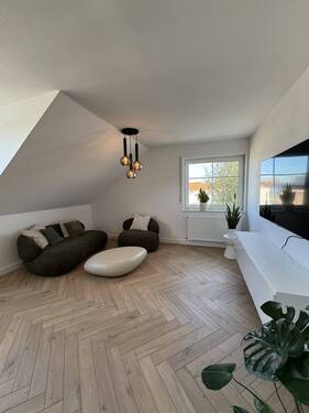 Wohnzimmer - Hochwertige & zentral gelegene 3-Zimmer Wohnung!