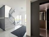 Treppenhaus / Aufzug - 
