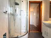 ... mit Dusche - 3-Zimmer-Whg. im DG - 