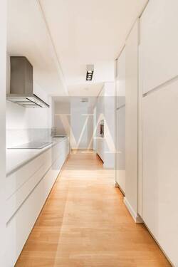 Yoo-B102-16.jpg - 