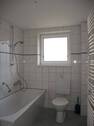 Badezimmer mit Fenster - 