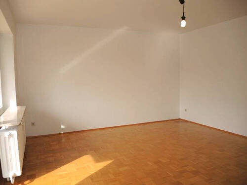 Wohnzimmer - Etagenwohnung mit 96,90 m&sup2; in Bad Brückenau zur Miete