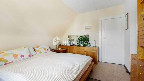 1. OG Schlafzimmer 2 - 