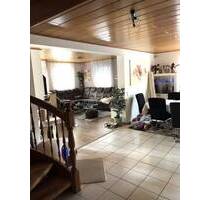 Sehr schöne ETW mit Balkonen und garagen - Höchberg