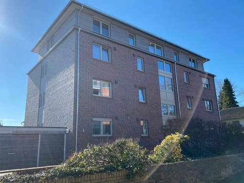 Haus_Vorderseite - 2 Zimmer Terrassenwohnung zur Miete in Henstedt-Ulzburg