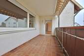 Balkon - Frisch renovierte 3,5-Zimmer-Wohnung mit Balkon in ErbachErsingen