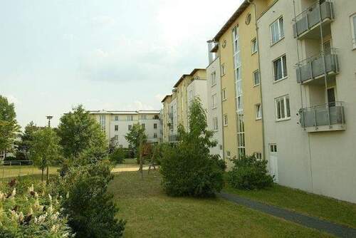 Hofansicht - 2 Zimmer Etagenwohnung zum Kaufen in Dresden