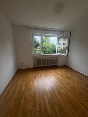 Schlafzimmer 1.JPG - 