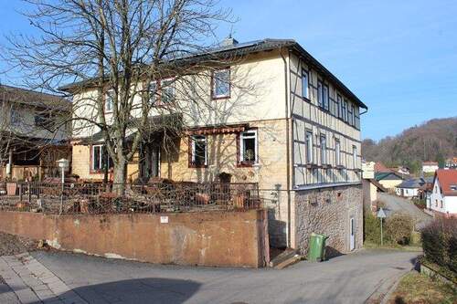 Frontseitenansicht Hauptgebäude.JPG - 2 Zimmer Mehrfamilienhaus, Wohnhaus zum Kaufen in Wald-Michelbach