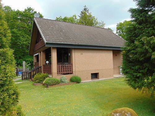 Hausansicht Strassenseite Bild 1.jpg - 