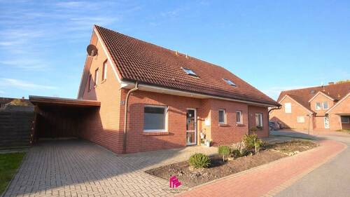 Charmantes Doppelhaus - Ankommen & wohlfühlen: Familienfreundliche DHH mit Garten und Carport