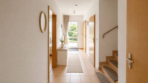 Helles, einladendes Foyer - 4 Zimmer Doppelhaushälfte in Gehrde