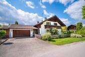 Ansicht Straßenseite - Kensington - Exklusiv - Wohnen am See: charmantes Haus in ruhiger Lage, nur 500?m bis zum Ufer