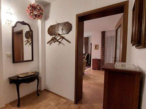 Diele zum Wohnzimmer - 3 Zimmer Etagenwohnung in Bensheim