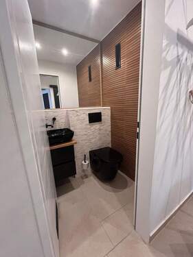 WC von außen fotografiert - 