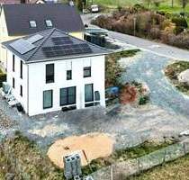 Modernes Traumhaus in unverbaubarer Lage - Einziehen & Wohlfühlen - Pirk