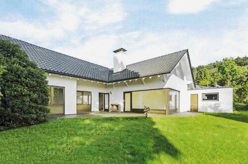 Hausansicht.jpg - Einfamilienhaus mit kleiner Einliegerwohnung in sonniger und ruhiger Wohnlage