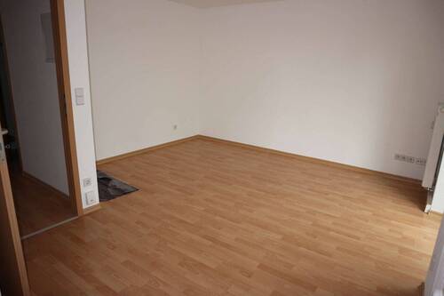 Wohnzimmer - 2 Zimmer Etagenwohnung in Chemnitz