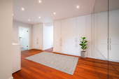  großzügiges Ankleidezimmer - 