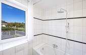 Bad mit Badewanne - 