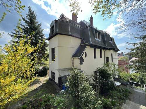 Ansicht von den Parkplätzen - Dresden: MFH mit Charme am Weißen Hirsch