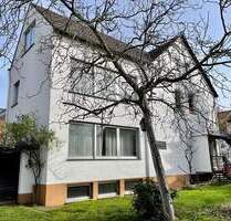 Solides und sonniges Zuhause: Doppelhaushälfte, 7 Zimmer, großer Garten, 3 Garagen - Bonn Vilich