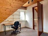Arbeitsplatz im Dachgeschoss - 