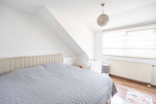 Schlafzimmer - 3 Zimmer Etagenwohnung zum Kaufen in Schorndorf