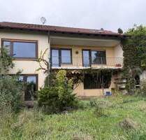 Potenzial für Großes - Sanierungsbedürftiges EFH mit einzigartiger Hanglage in Emskirchen