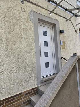 Hauseingang - 6 Zimmer Einfamilienhaus zur Miete in Saulheim
